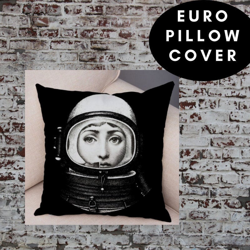 45x45cm Italian Design Pillow Cover - Winking
